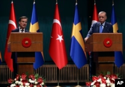 Cumhurbaşkanı Recep Tayyip Erdoğan İsveç Başbakanı Ulf Kristersson ile ortak basın toplantısı düzenlerken. 8 Kasım 2022.