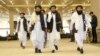 هیات مذاکره کنندهٔ طالبان در زمان امضای توافقنامهٔ دوحه در قطر 