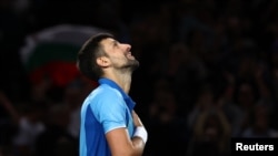 Novak Đoković u finalu masters turnira u Parizu, 5. novembar 2023. (foto: REUTERS/Stephanie Lecocq)
