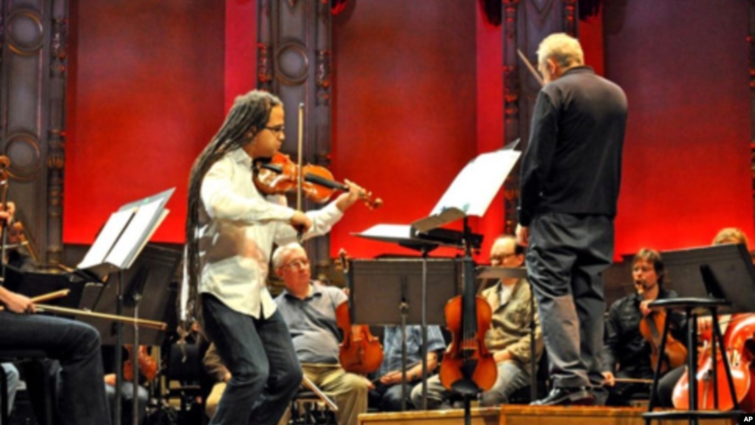 Haitian American Violinist at Olympics Blends Classical, Hip Hop