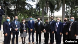 Un grupo de empresarios de Phoenix, Arizona, durante su visita a Guatemala. Foto cortesía MINEX.