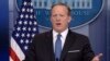 Piden renuncia de Spicer por comparar a Assad con Hitler