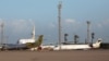 Imagem de arquivo de aeroporto de Tripoli, na Líbia. O aeroporto ficou danificado depois do ataque