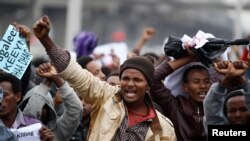 Des manifestants se sont rassemblés pour protester contre l'injuste redistribution de la richesse à Addis Ababa, en Ethiopie, le 6 août 2016.