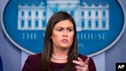 La portavoz de la Casa Blanca, Sarah Huckabee Sanders, dijo en un comunicado que seguirán de cerca las investigaciones sobre el trágico incidente.