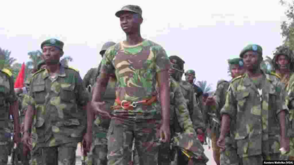 Le colonel Mamadou Ndala conduisant une opération militaire contre les rebelles ougandais AFD Nalu. 