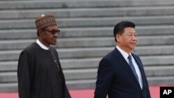 Shugaba Buhari, hagu da Xi Jinping a dama