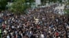 رکاوٹوں کے باوجود ہانگ کانگ میں ہزاروں افراد کا احتجاج 