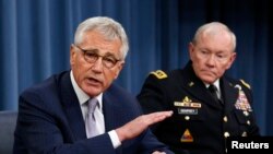 Waziri wa Ulinzi Marekani, Chuck Hagel na Jenerali Martin Dempsey, Aug. 21, 2014 