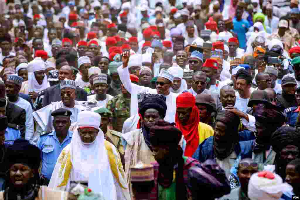 Buhari yayin da ya isa jihar Bauchi