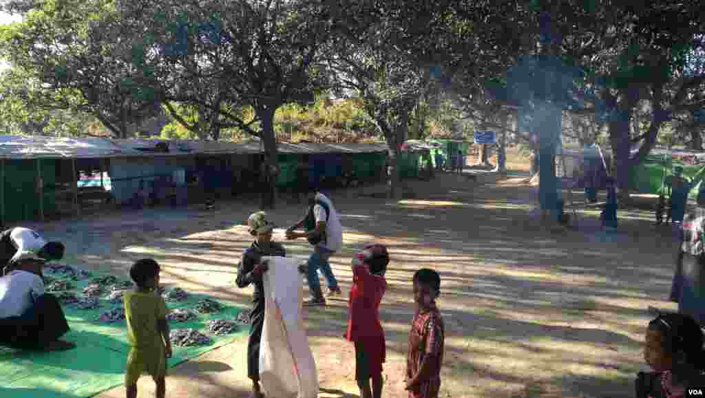 အထက်မြတ်လှဲ စစ်ရှောင်စခန်း မြင်ကွင်း