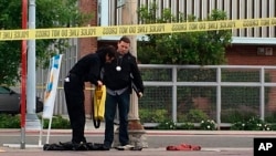 La police dans un quartier de Fresno, Californie, après une fusillade, le 18 avril 2017.