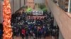 港大学生在校园举行罢课集会（美国之音海彦拍摄）