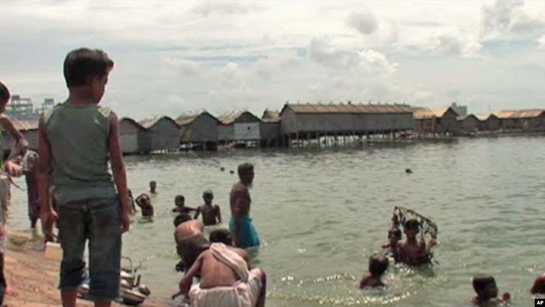 "Dhaka’s Challenge" explores the limited access to safe water and adequate sanitation in one of the fastest growing cities in Asia.