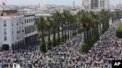 Des milliers de manifestants contre la corruption gouvernementale et l'abus de pouvoir officiel à Rabat, au Maroc, le 11 juin 2017. 