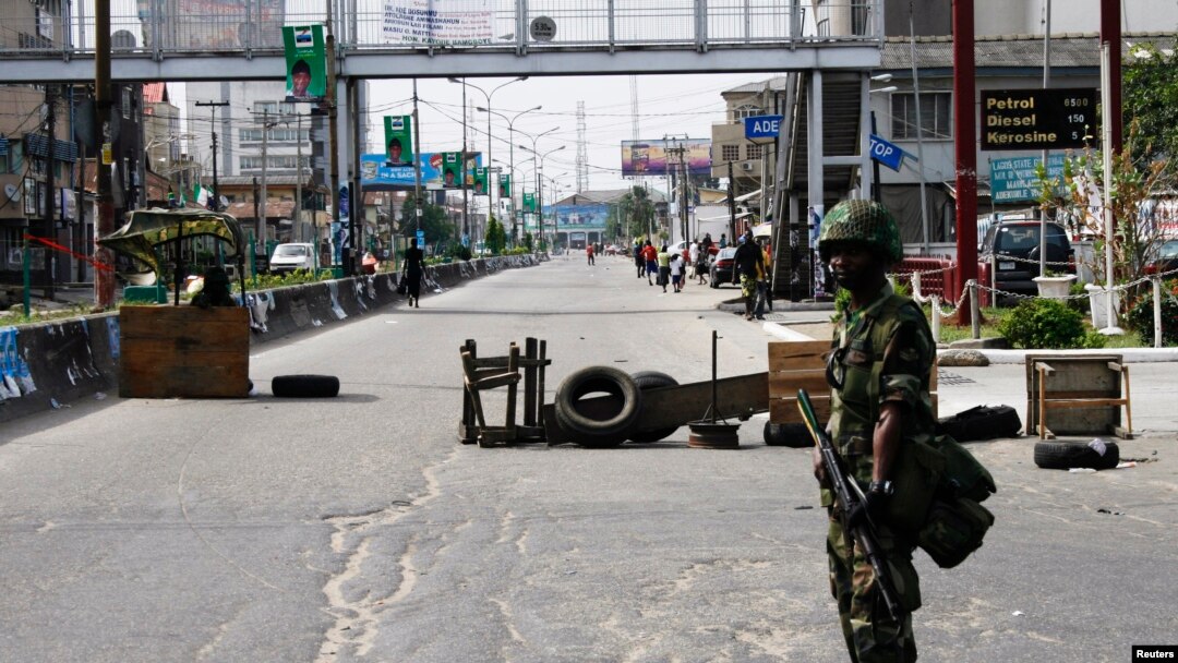 Penjagaan di Lagos, Nigeria, saat pemilihan parlemen, 2011. (Foto: Dok)