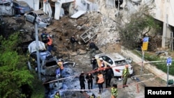 محل اصابت یکی از موشک‌های جمهوری اسلامی در تل‌آویو