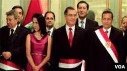 El presidente Ollanta Humala juramento a once ministros nuevos y ratificó a ocho.