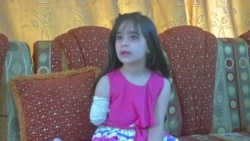 Iraqi Girl Loses Right Hand in IS Bombing