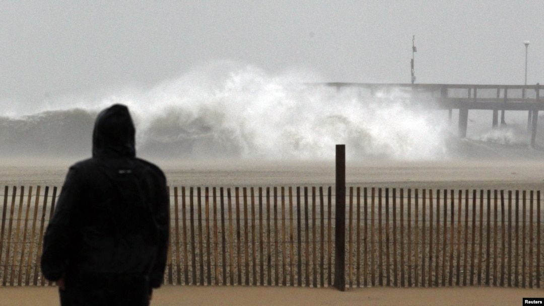 Suasana pantai di New Jersey Minggu sore (28/10). Badai Sandy diperkirakan akan menghantam wilayah pantai Timur Amerika, termasuk New Jersey, Senin Malam (29/10).