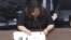미 하원 외교위원회 산하 소위원회가 22일 개최한 인신매매 관련한 청문회에서 탈북자 조진혜 씨가 증언하고 있다.