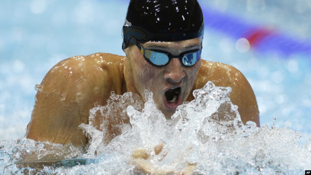 Ryan Lochte se impuso en la lid que combina cuatro diferentes estilos de nado.