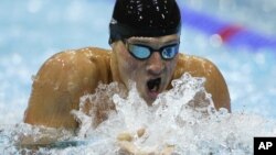 Ryan Lochte se impuso en la lid que combina cuatro diferentes estilos de nado.