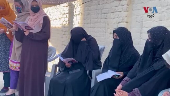 په سوات کې یو غېر سرکاري د ایین په اړه د پوهاوي پروګرام ترتیب کړی و 