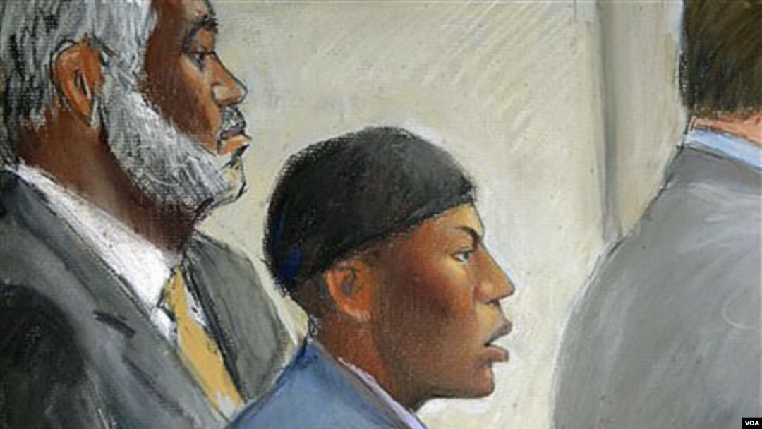 Umar Farouk Abdulmutallab (tengah) saat menghadiri persidangan di Detroit, Michigan (foto: dok).