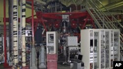 中国四川成都一个试验室一个试验性核巨变反应堆（资料照片）