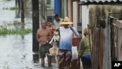 Jalanan di Batabano, Kuba tampak tergenang banjir akibat hujan lebat yang dibawa oleh badai Idalia, Selasa, 29 Agustus 2023.