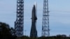 98 metrelik “New Glenn” adlı roketin Florida'daki Cape Canaveral Uzay Kuvvetleri İstasyonu'ndan Pazartesi günü bir prototip uydu ile şafaktan önce fırlatılması planlanıyordu.