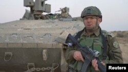 以色列称已连续两天每日空出一段时间暂停轰炸加沙北部，为前往南部避难的平民提供安全通道。（以色列国防军2023年11月5日视频截图）