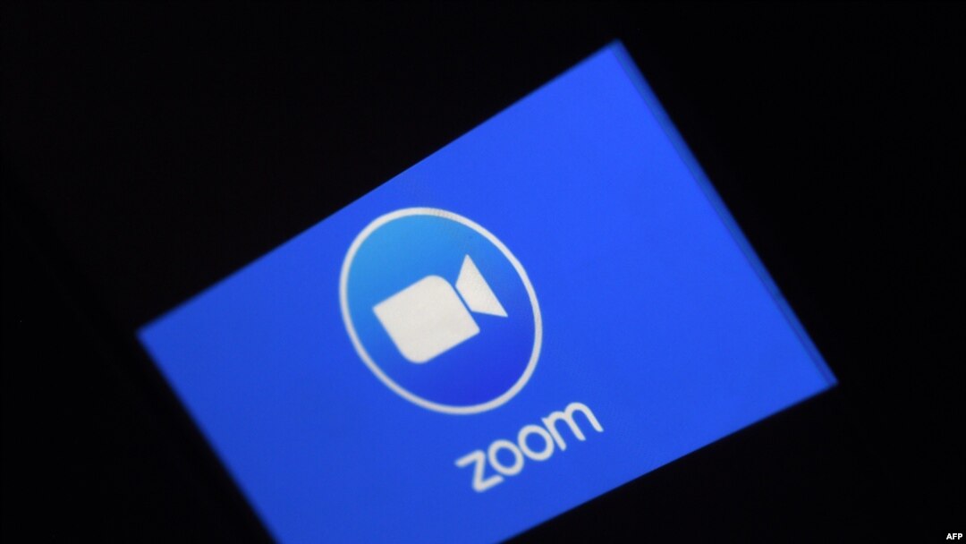 智能手机上的Zoom公司标志（2020年3月30日）。