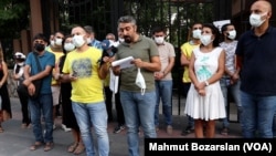 7 Eylül 2021 - Eğitim-Sen Diyarbakır Şubeleri üyeleri, yüz yüze eğitim döneminin başlamasıyla eş zamanlı olarak bazı okullarda tadilata geçilmesine tepki gösterdi