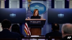 Juru bicara Gedung Putih Jen Psaki saat konferensi pers di Gedung Putih, Jumat, 22 Januari 2021, di Washington. (Foto: AP/Evan Vucci)