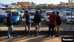 El gobierno de Cuba autorizó la venta de autos modernos usados, exclusivamente en dólares. Han ofertado modelos Peugeot, Renault y otros.