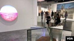 Los organizadores esperan superar los 83.000 visitantes en esta edición de Art Basel. Foto: Antoni Belchi / VOA.