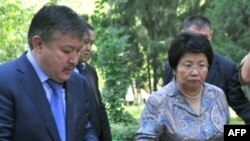 Президент Кыргызстана Роза Отунбаева и спикер парламента Ахматбек Келдибеков
